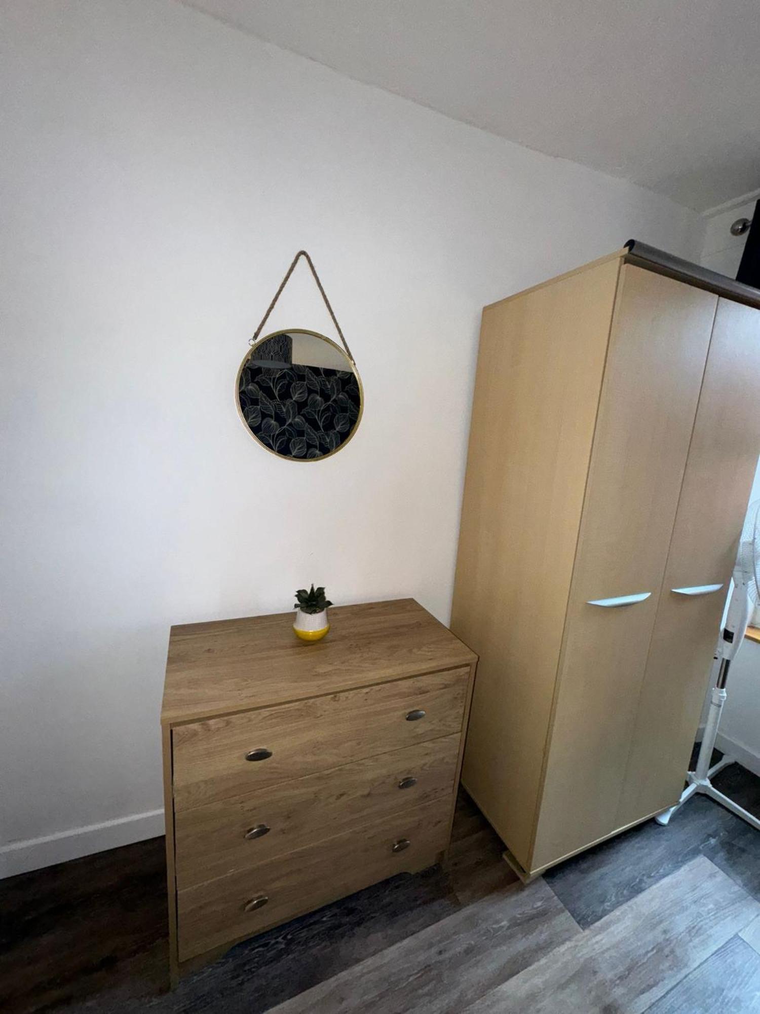 5b Queens Street, Apartment *