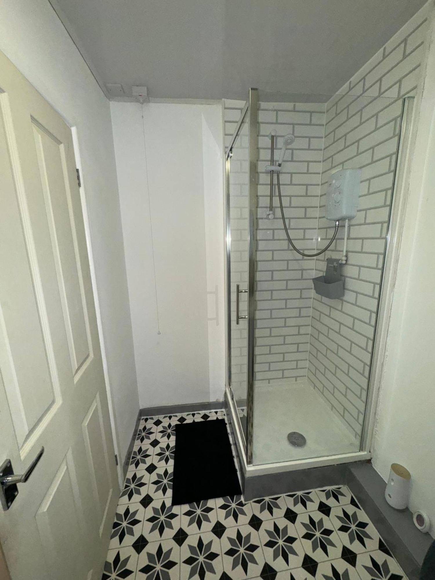 5b Queens Street, Apartment